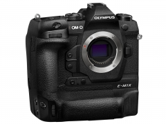 『本体 正面1』 OM-D E-M1X ボディ