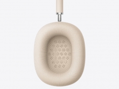 『本体 部分アップ2』 AirPods Max (USB-C) MWW53ZA/A [スターライト]